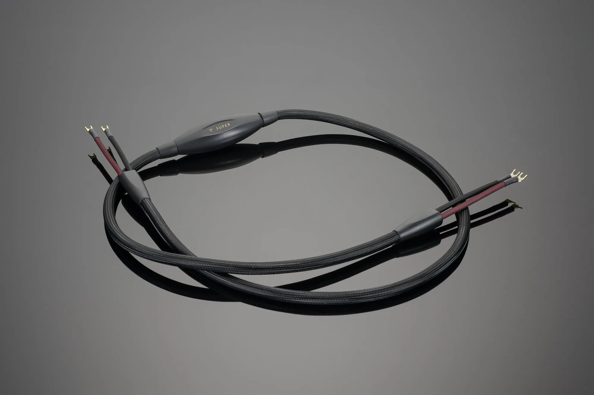Cable de altavoz SUPER vs. estándar: qué esperar