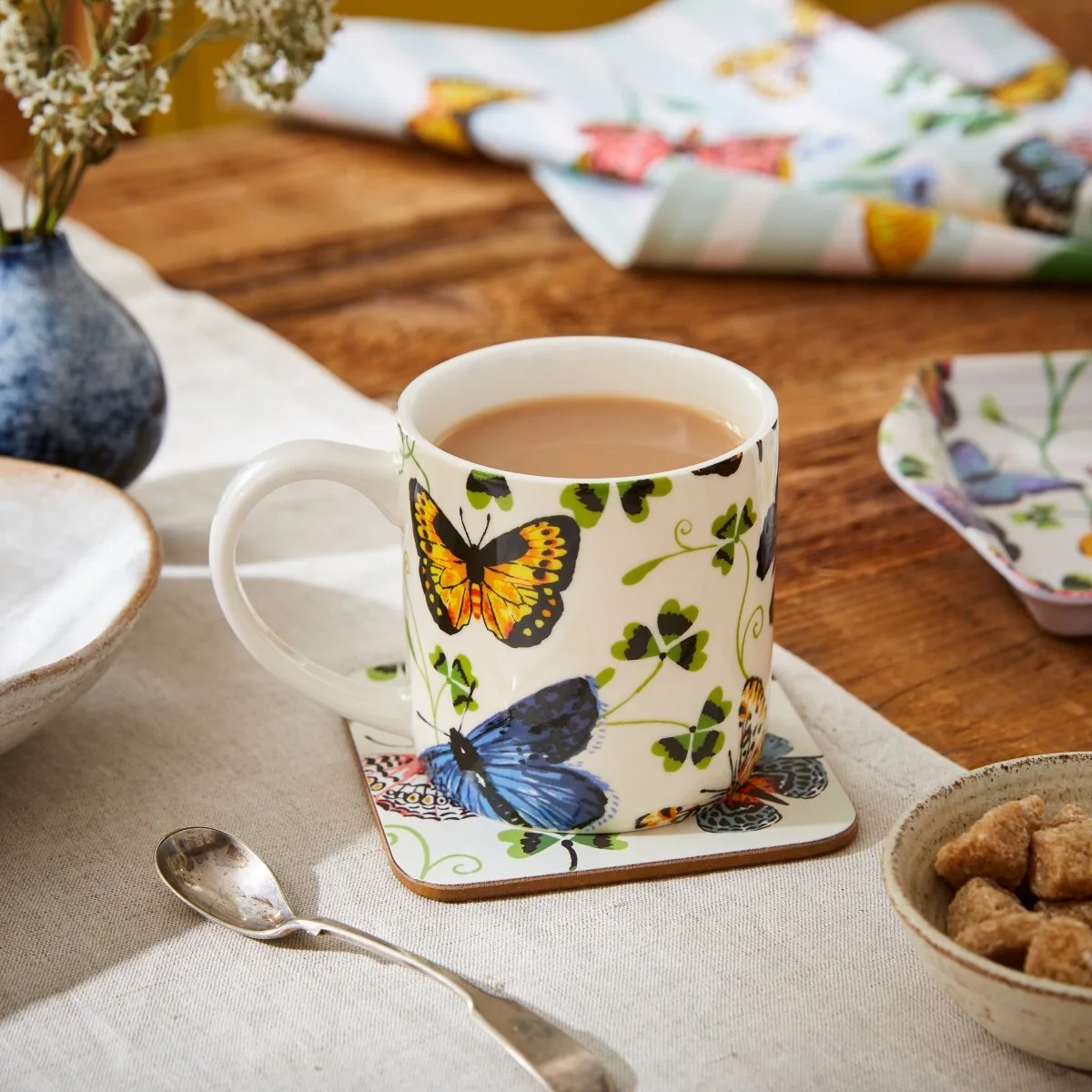 Tasse en porcelaine New Bone China Butterfly Grove