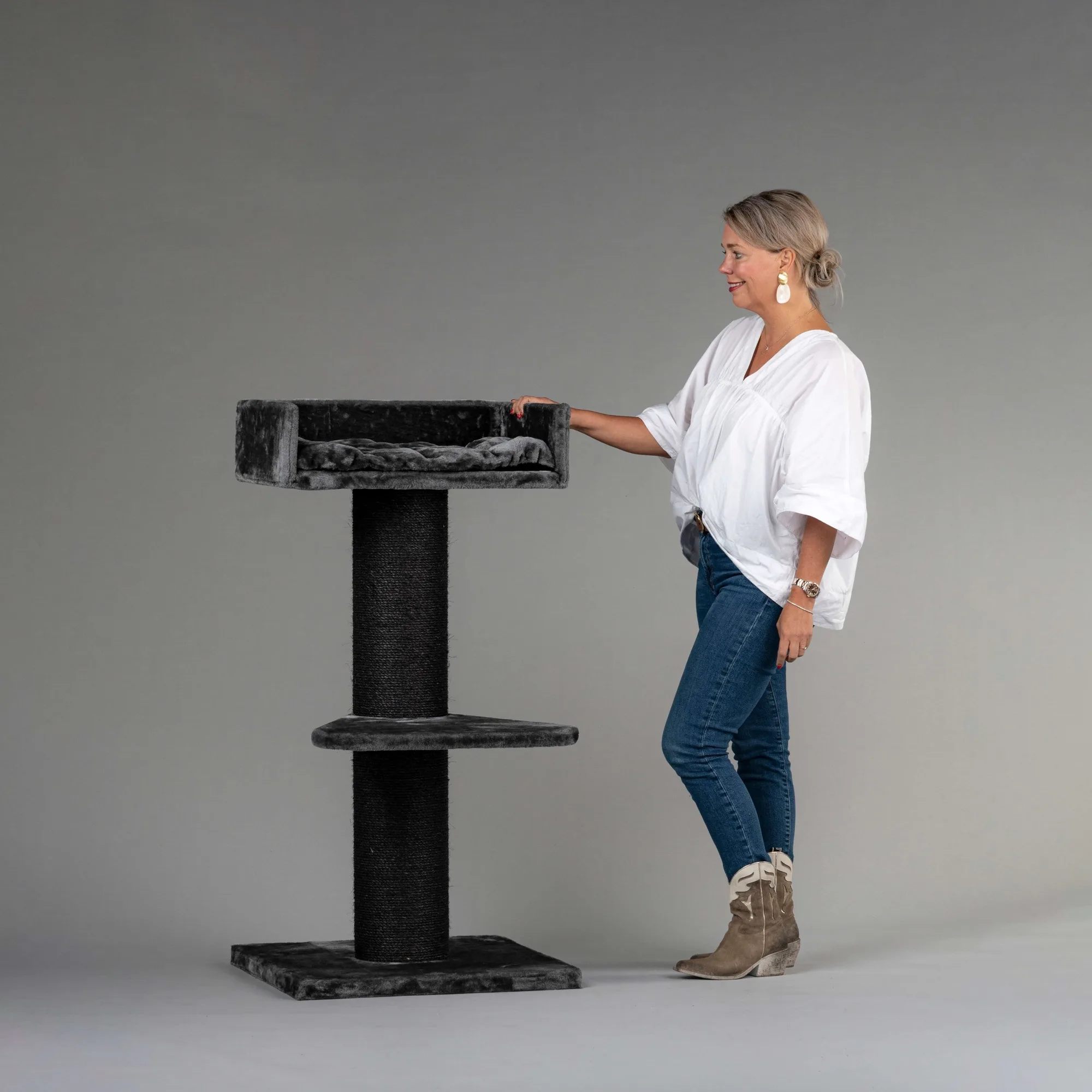 Cat Trone XXL Blackline Dark Grey