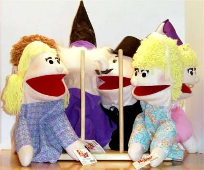 Puppenständer in der Spieltherapie einsetzen