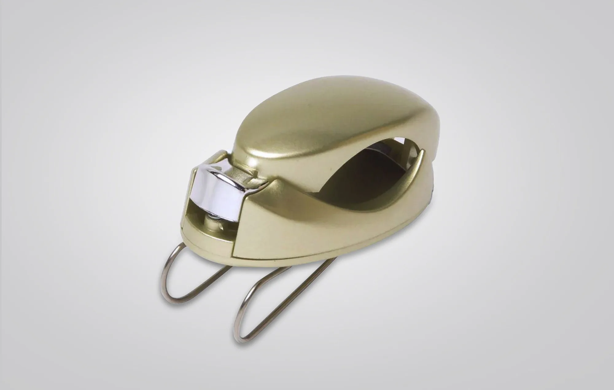 How to Use a Car Visor Sunglass Clip for Easy Access