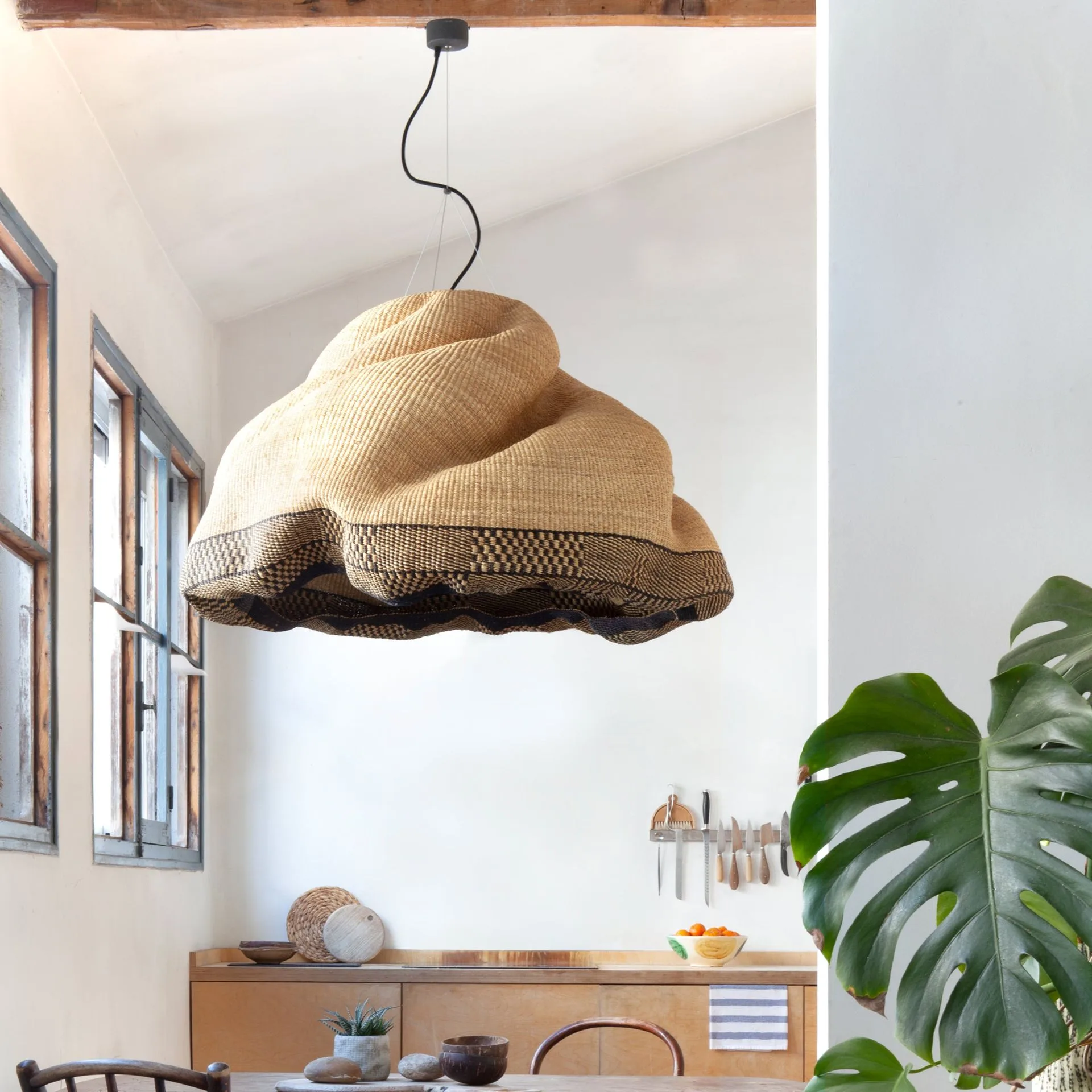 Gifts Under $200 for Design Lovers: A Curated Selection of Unique Home Decor