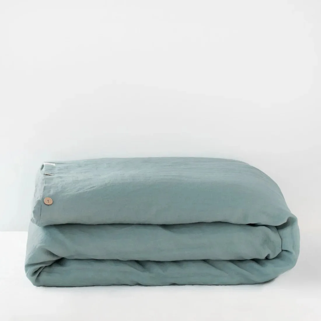 Linen Duvet Covers vs Quilted Blankets: Which Layering Option Is Right for Your Bed?