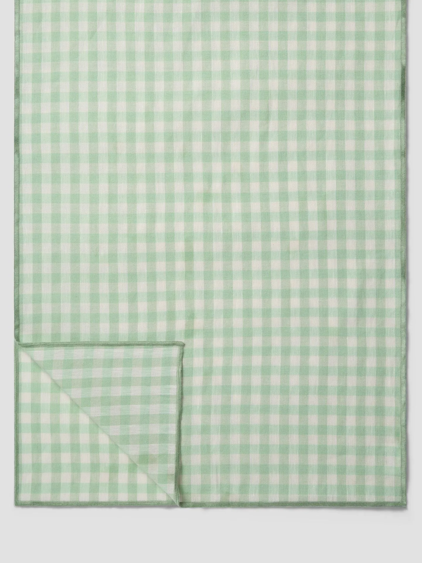 How to Style a Table Runner for Everyday Dining and Special Occasions