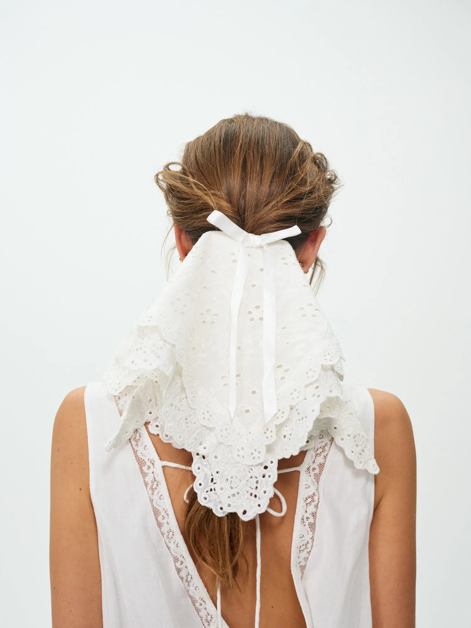 White Hair Accessory Care: Keep Your Clip Pristine