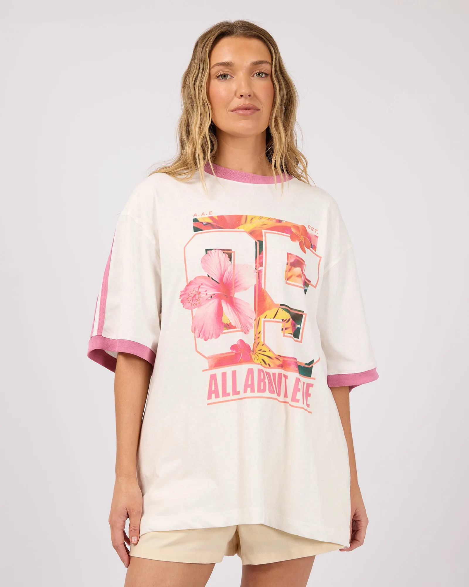Oversized Tee vs Relaxed Tee: Which Casual Fit Is Right?