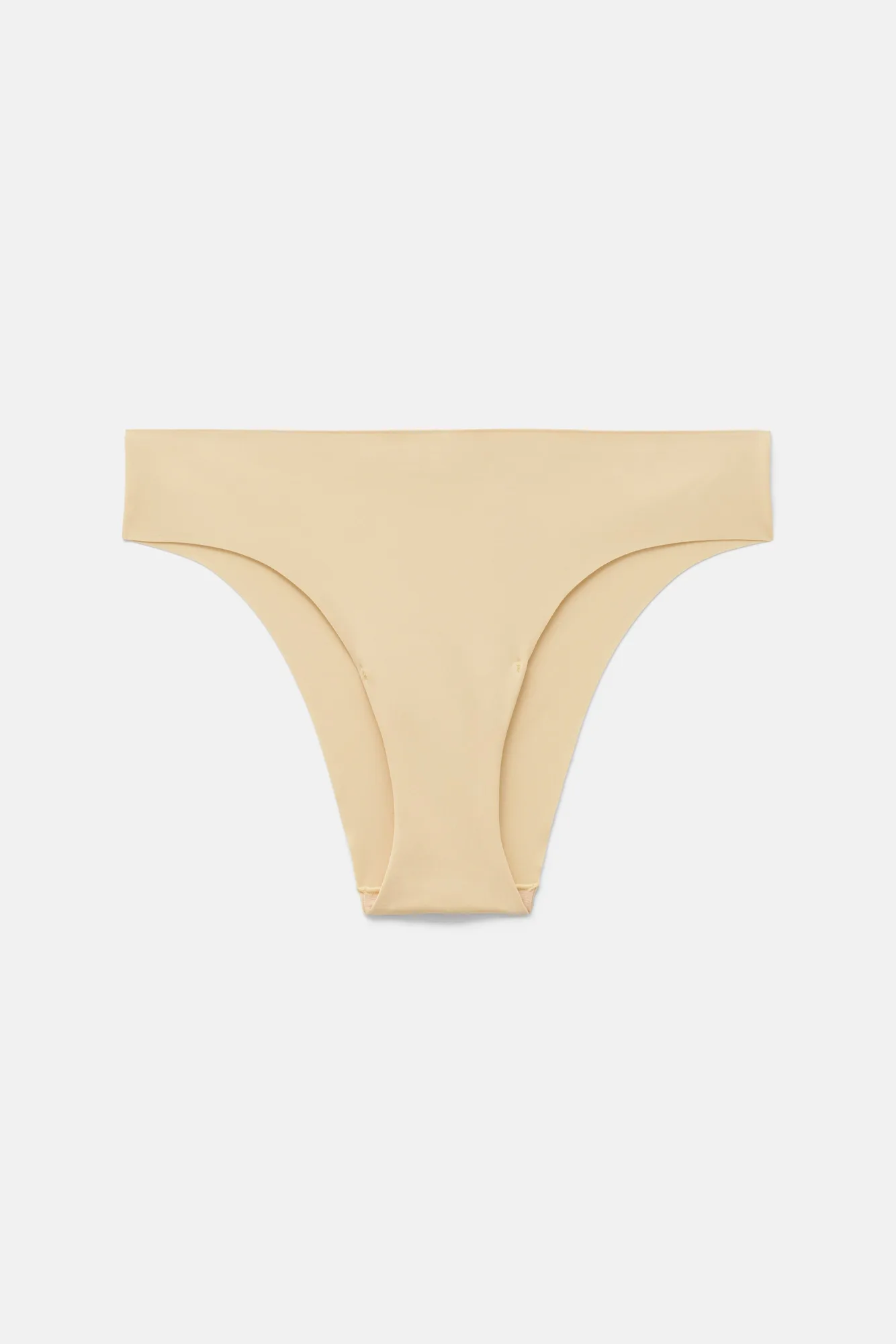 Hipster Cheeky in seta vs bralette triangolare in seta: set coordinato?