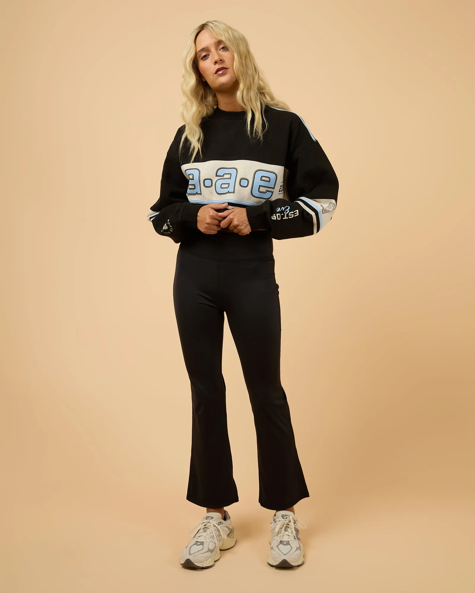Studio Crop Flare Pant Black