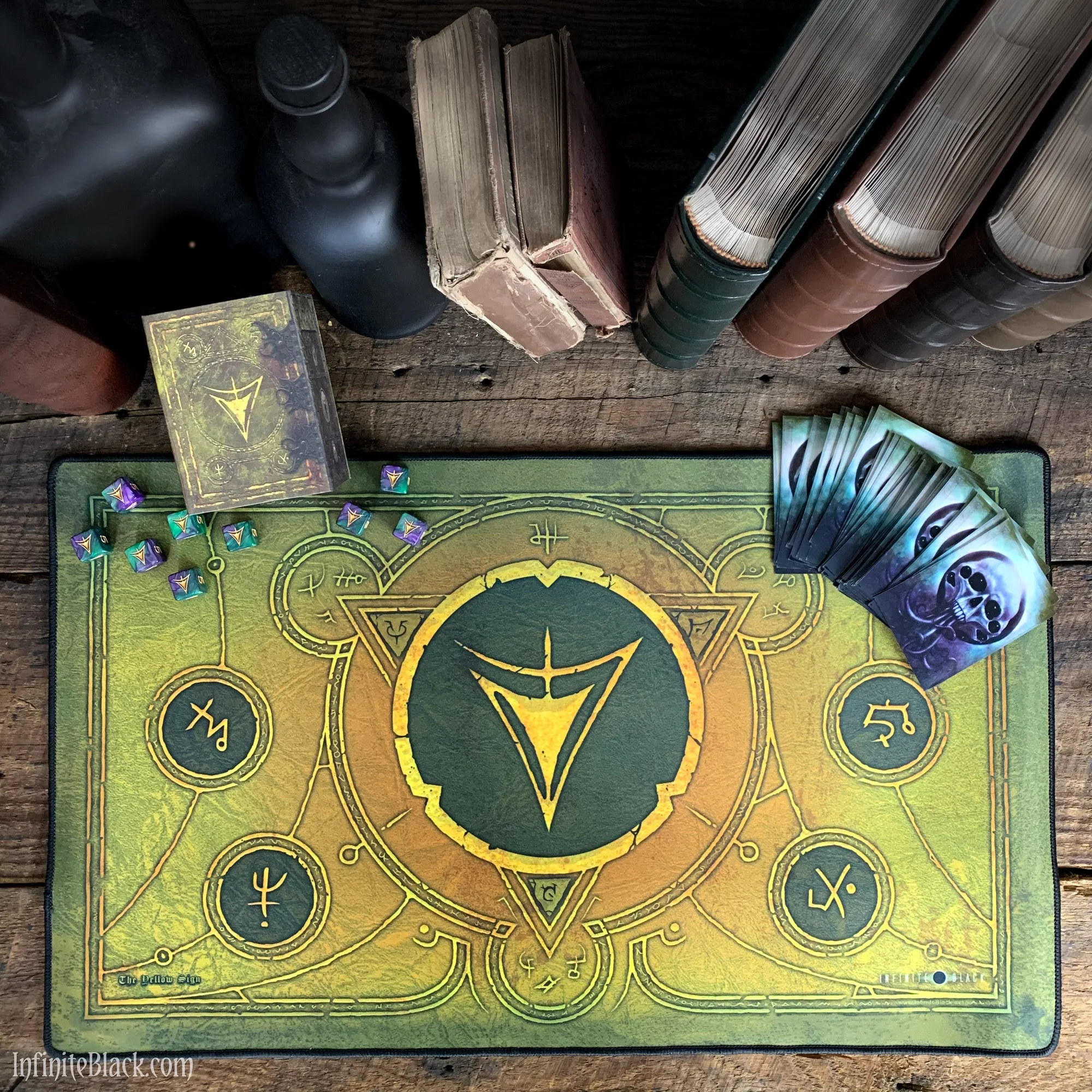 Il Segno Giallo (Giallo classico) - Tappetino da gioco premium