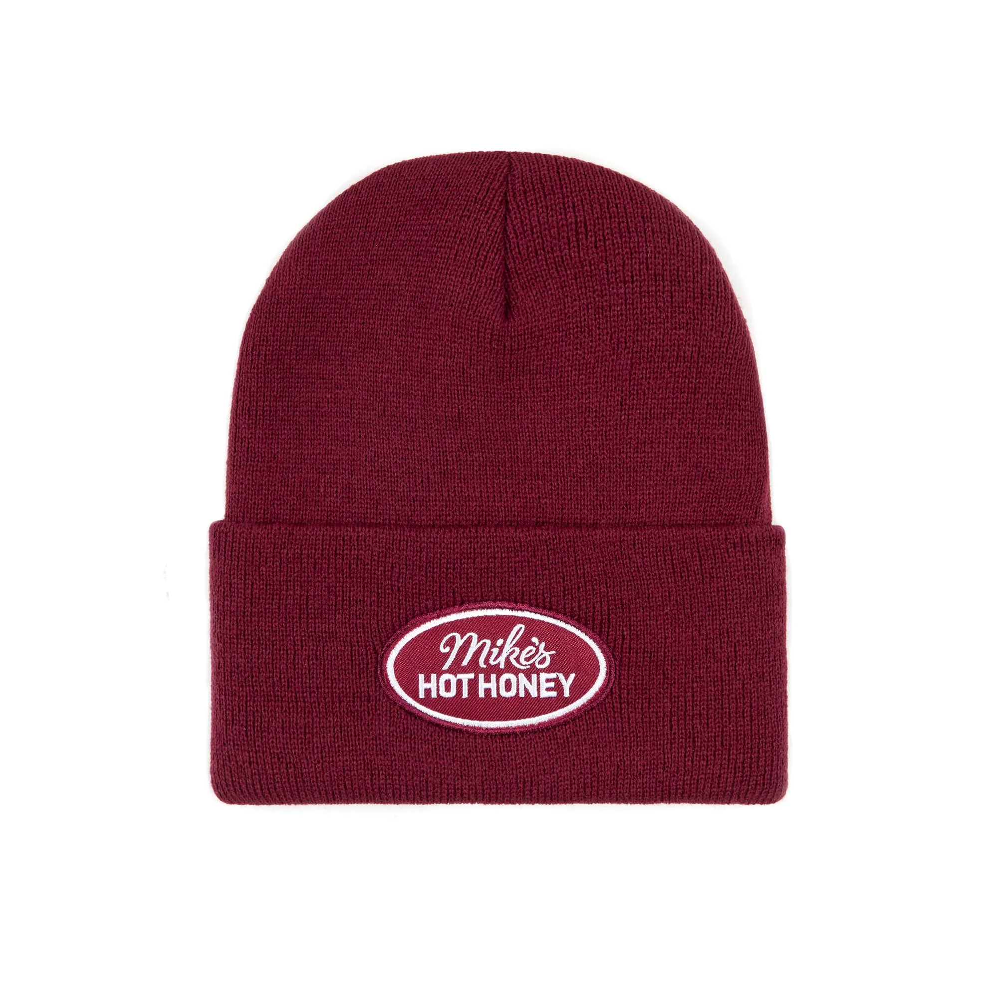 Pletená čepice se záplatou vs. kšiltovka Dad Hat: kterou si vybrat?