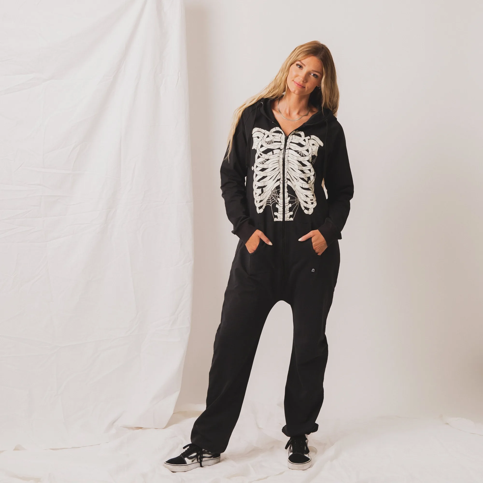 Skelly-Jumpsuit vs. Jogger: Welche Loungewear überzeugt?