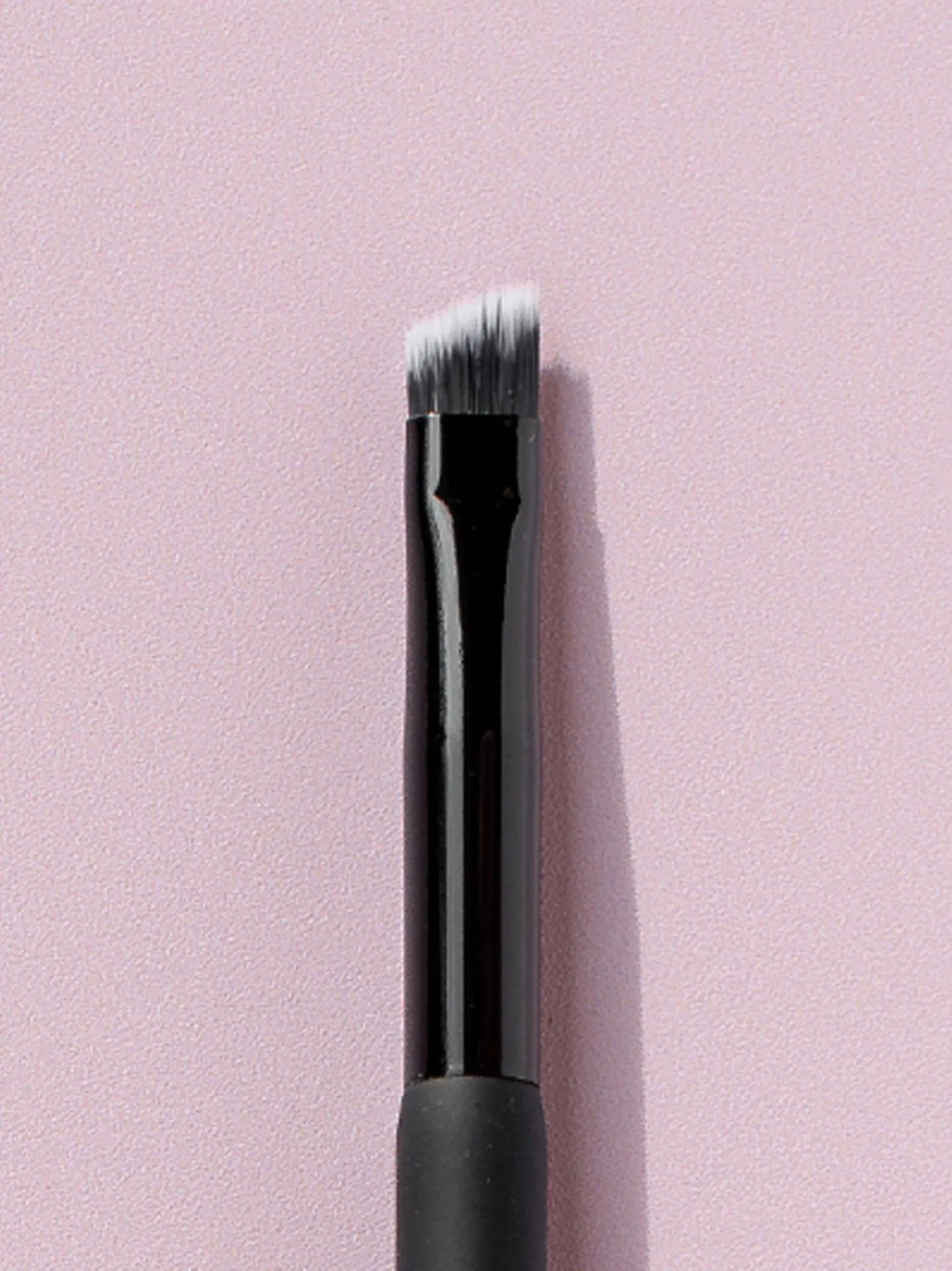 Angle Liner Duo Brush Review: Precision Meets Versatility for Perfect Liner Looks