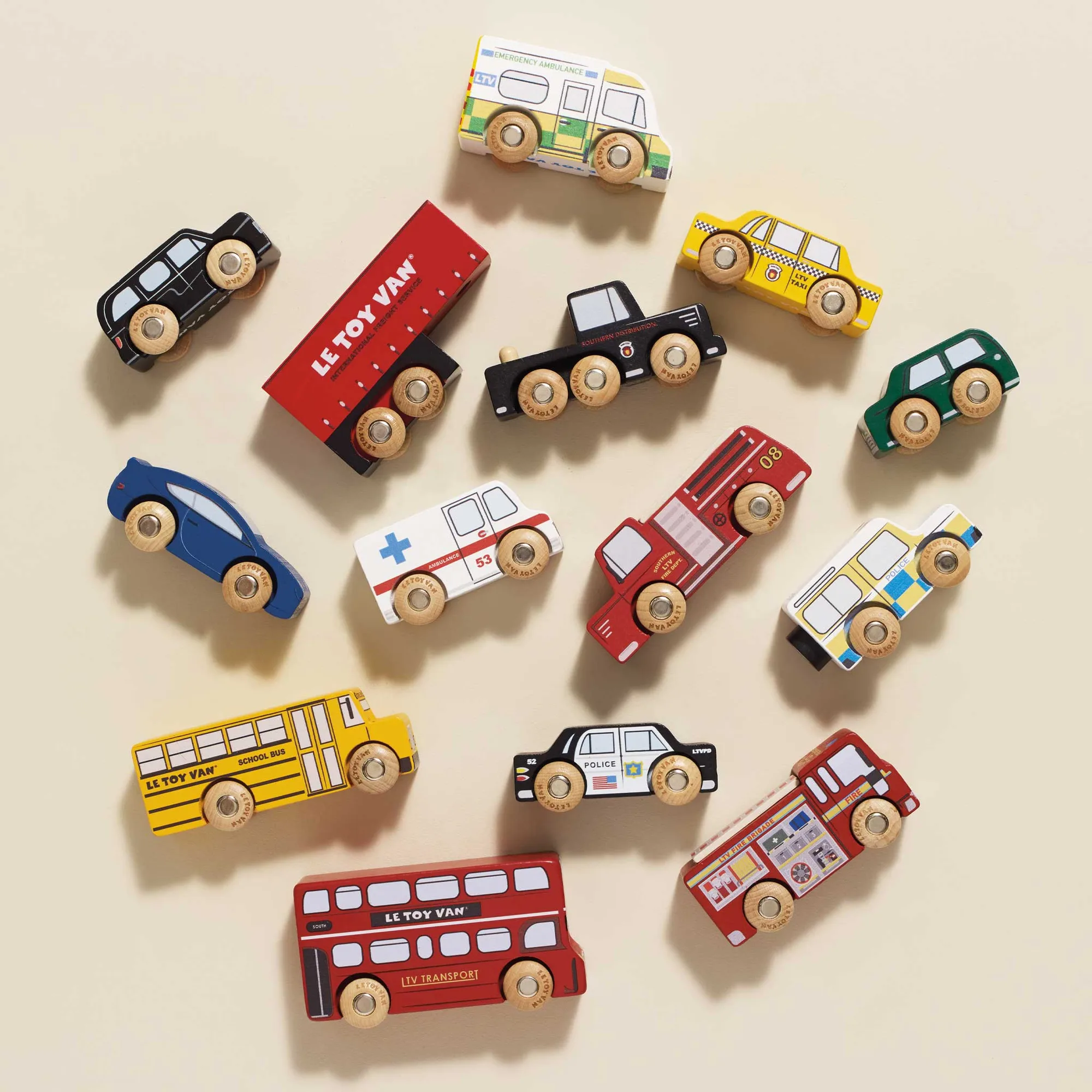 Wooden Toy Car Set vs Garage: Which to Choose?