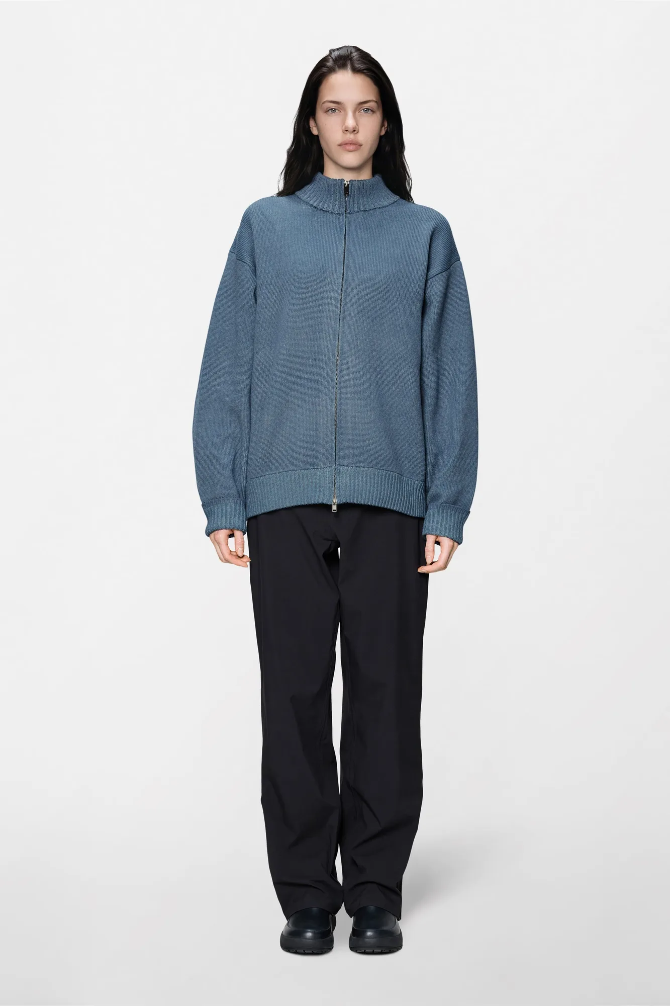 Sapa vs Sowa: Which Rains Knit Top Keeps You Warm?