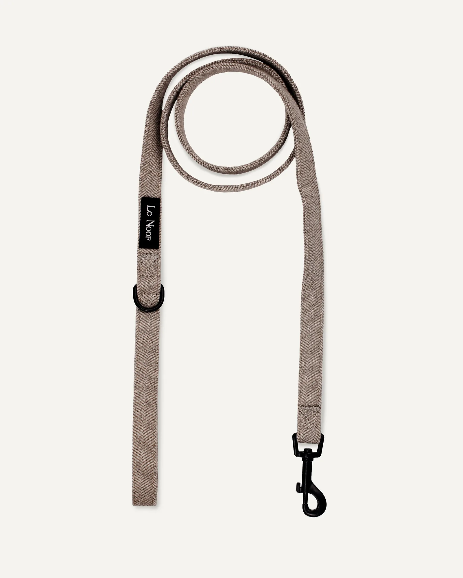 How to Choose a Dog Leash for Strong Pullers