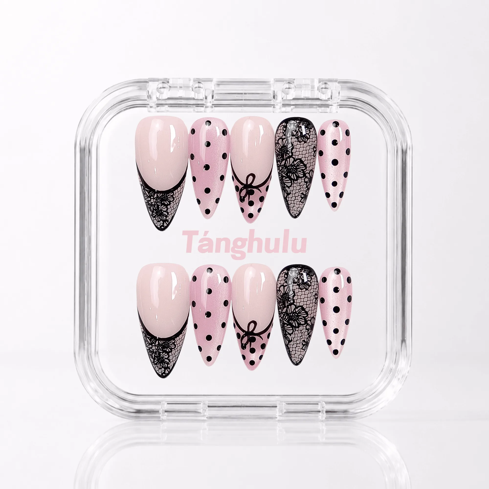 Noir Bouquet vs. Pearl Tide: Press-On-Nägel im Vergleich