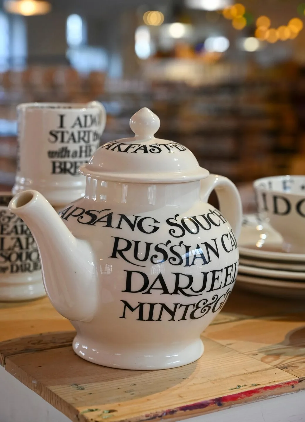 Black Toast 4 Mug Teapot