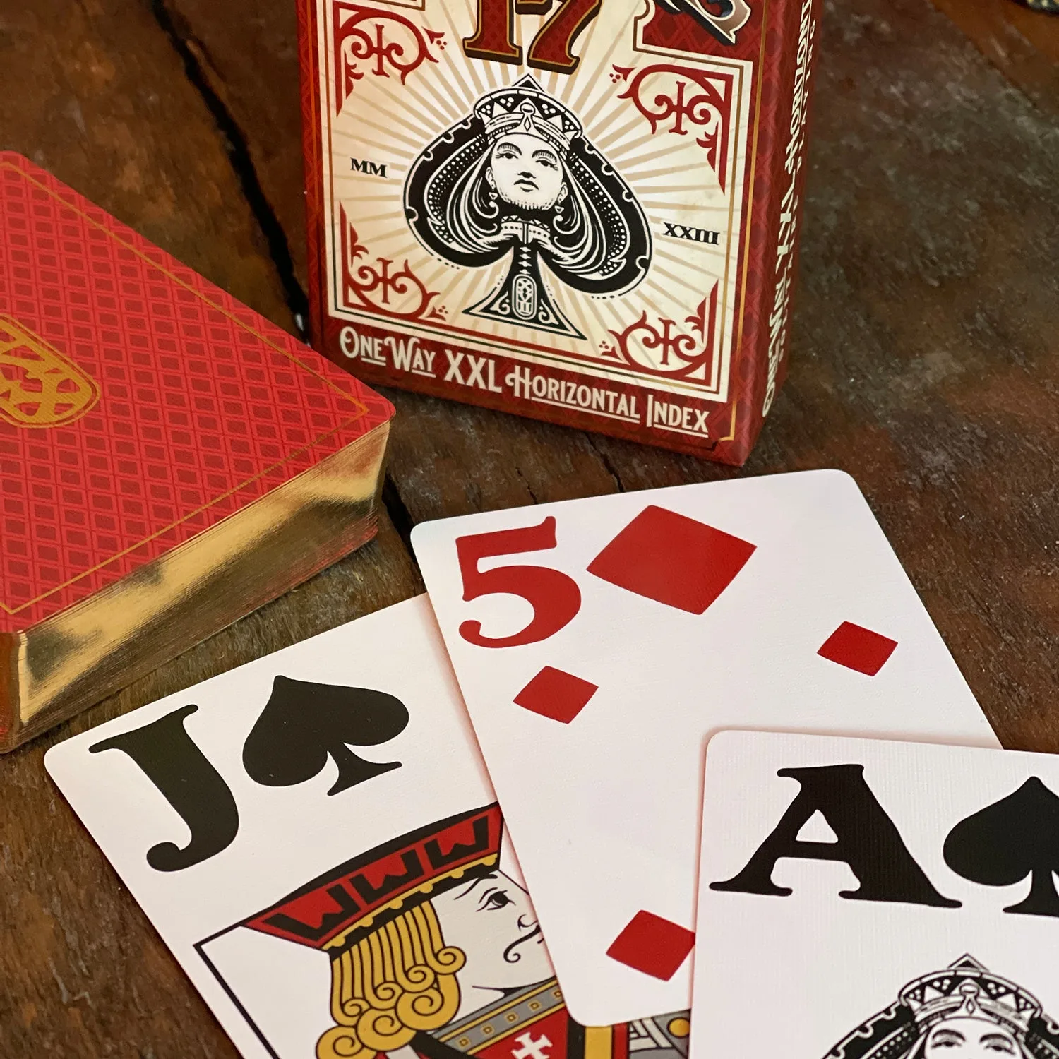 Solitaire17 Red Gilded Deck: What Makes It Special