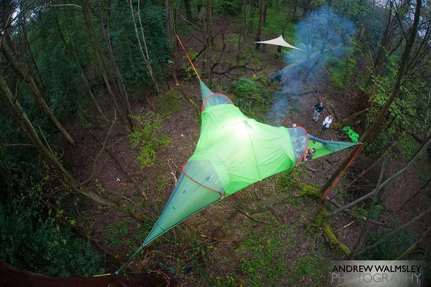 Como usar o toldo central numa tenda para 6 pessoas