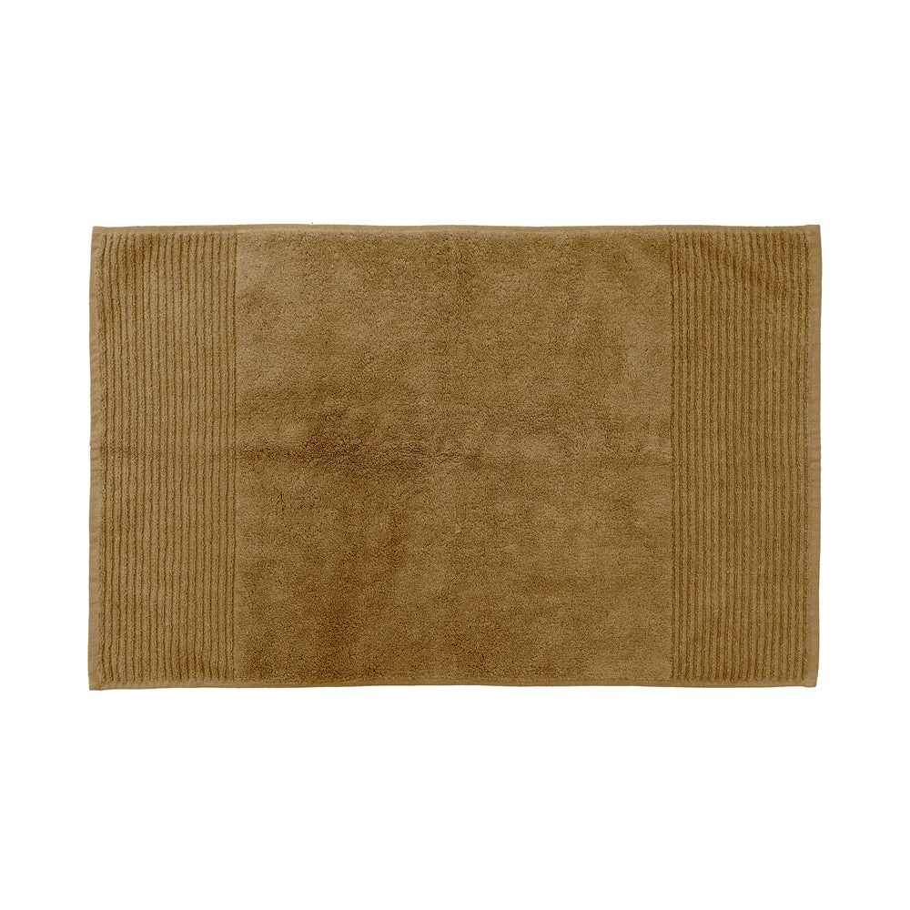 How to Choose the Right Bath Towels and Mats Set for Your Bathroom