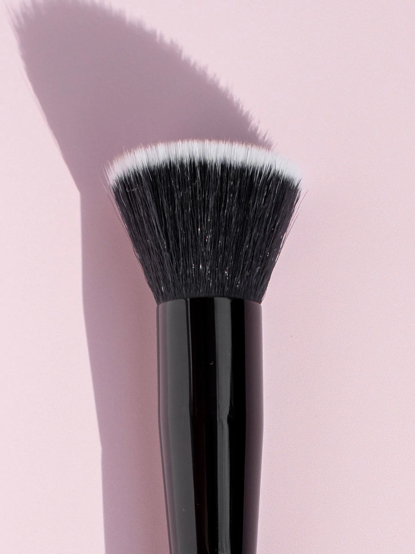 How to Care for Your Makeup Brushes: Tips to Extend Their Lifespan