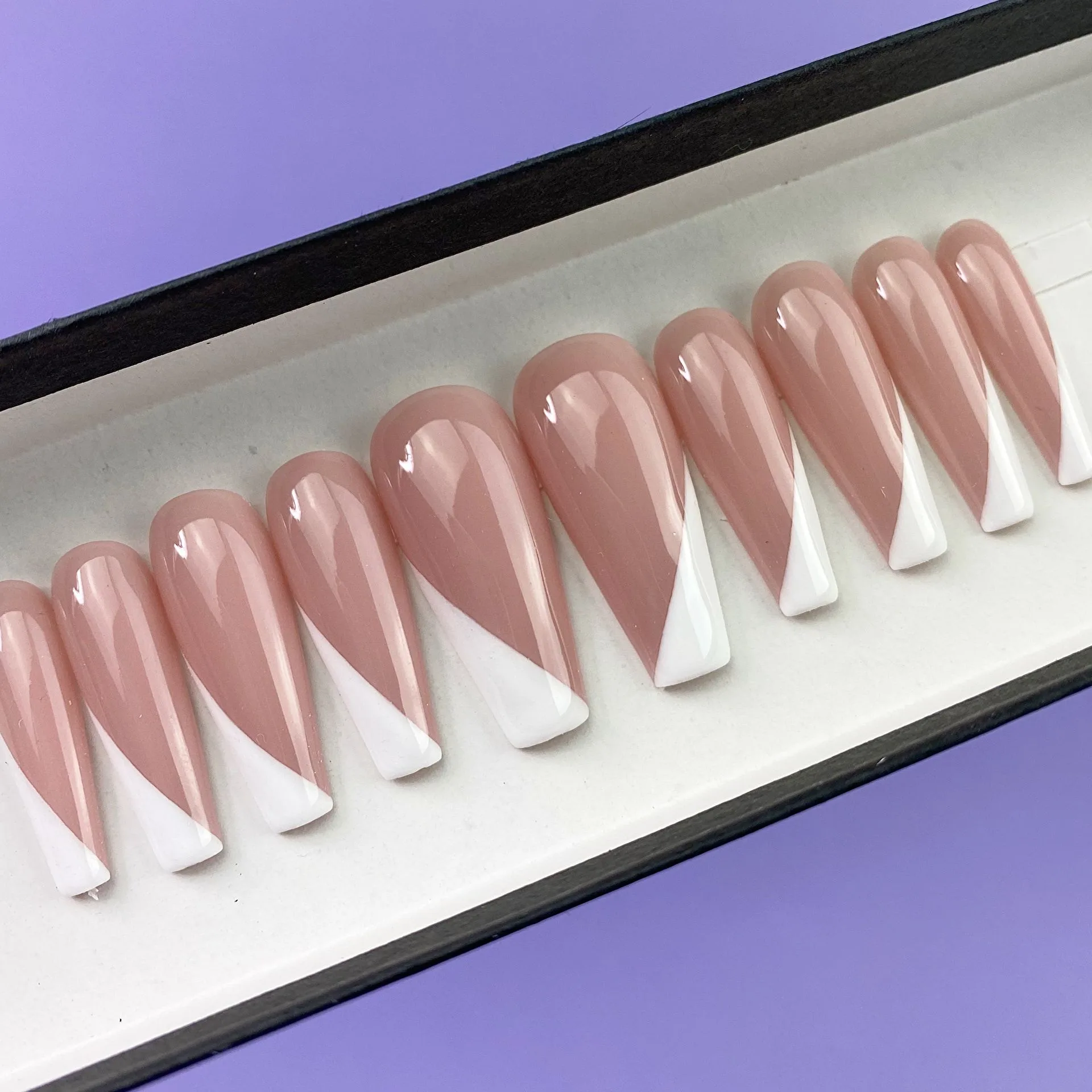 HANDMADE- WHITE LINE GLORY! SLASH LINE DETAILED MODERN PRESS ON NAILS