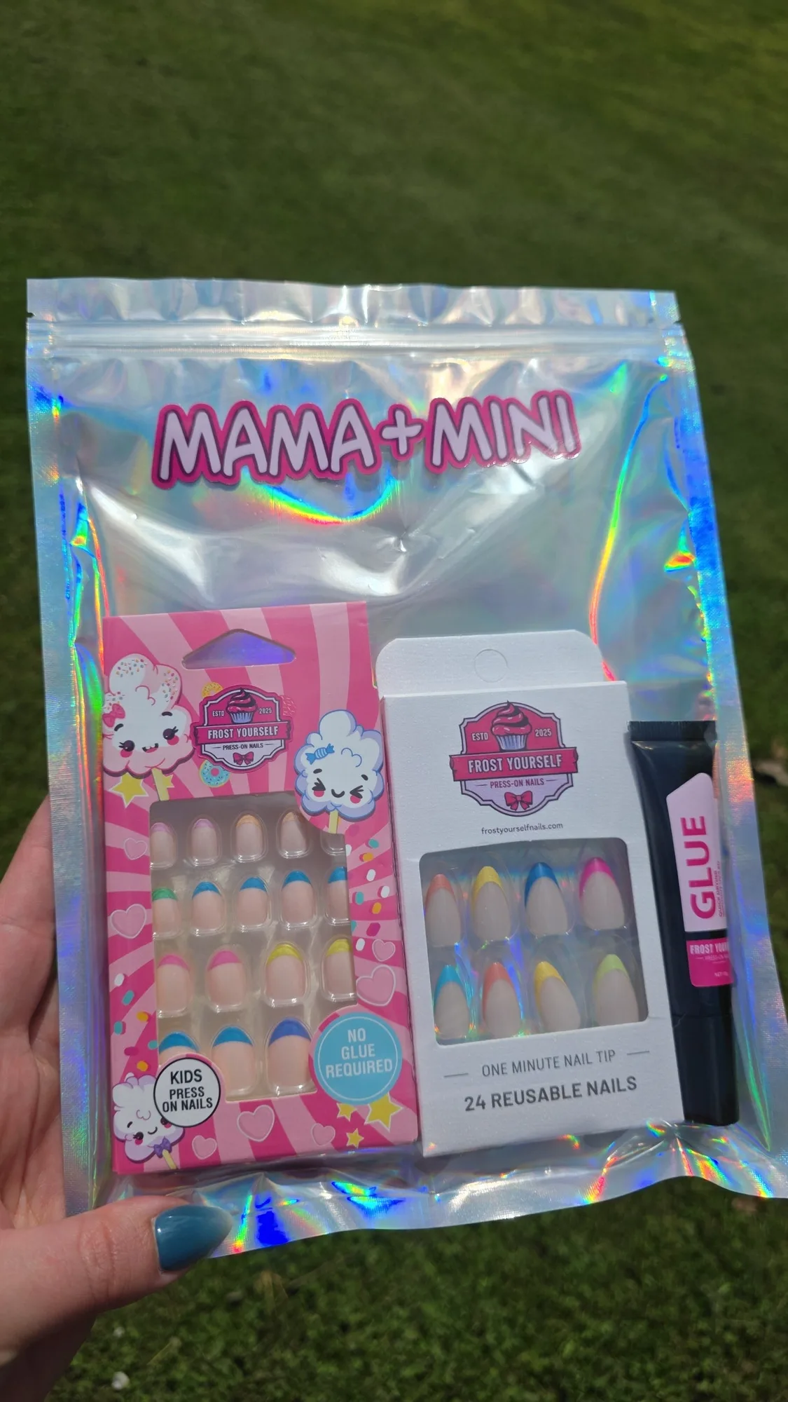 Mama & Mini Set: Matching Press-On Nails for Mother and Child