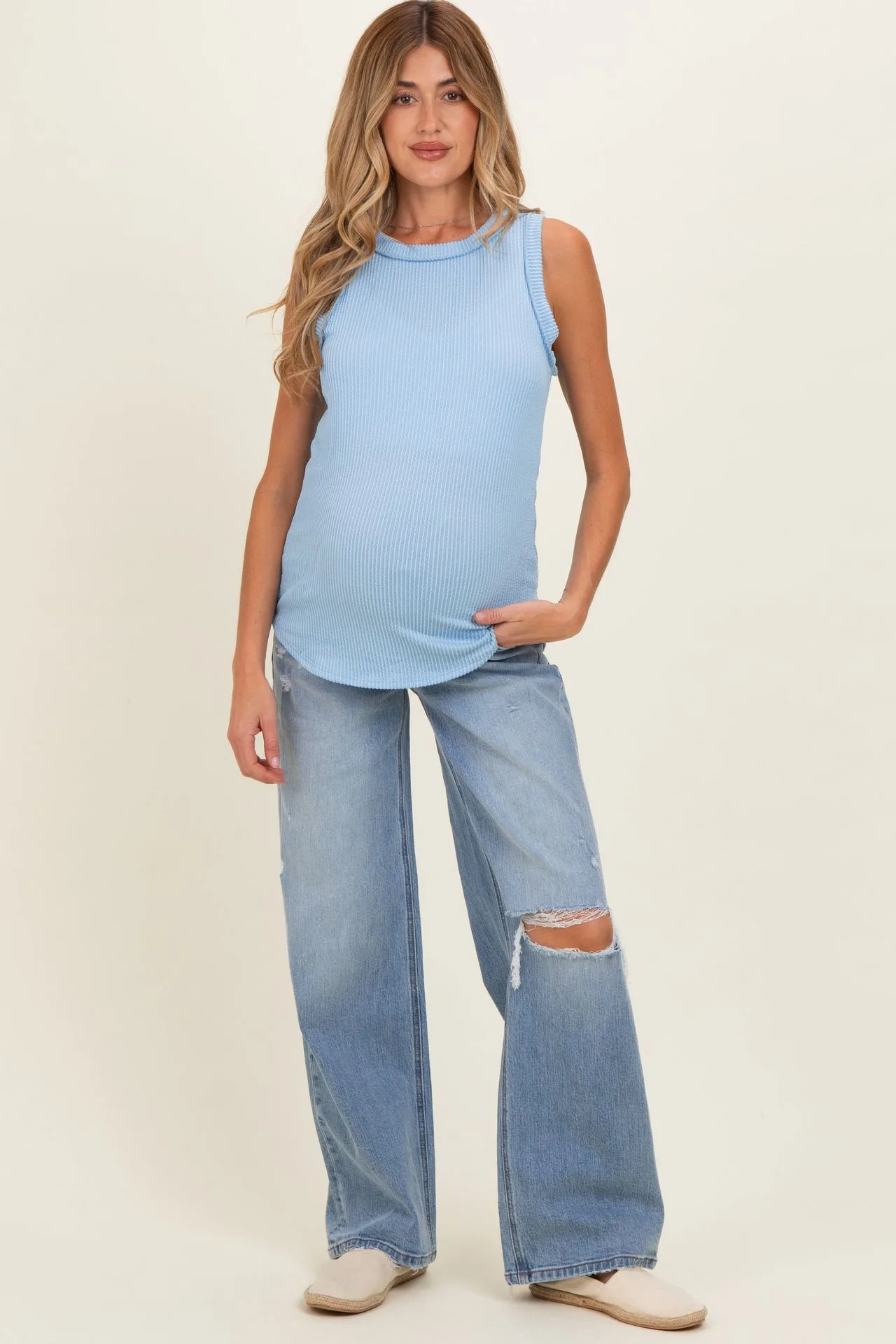 How to Style Wide Leg Maternity Jeans for a Chic Summer Look