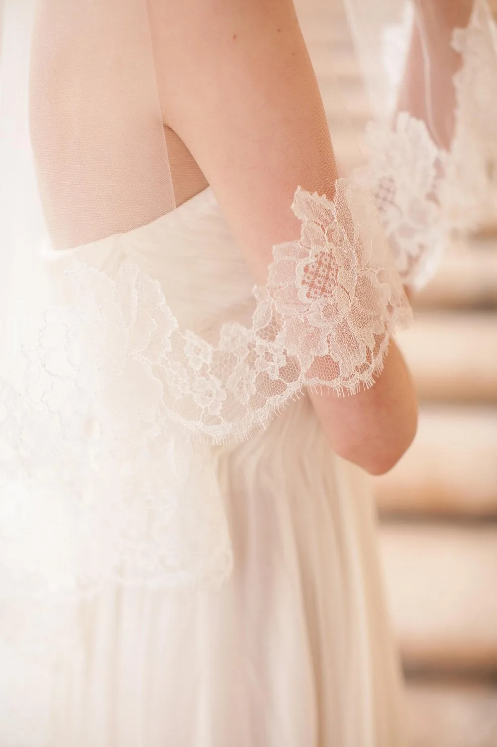 Come scegliere un velo in pizzo francese per il tuo abito da sposa