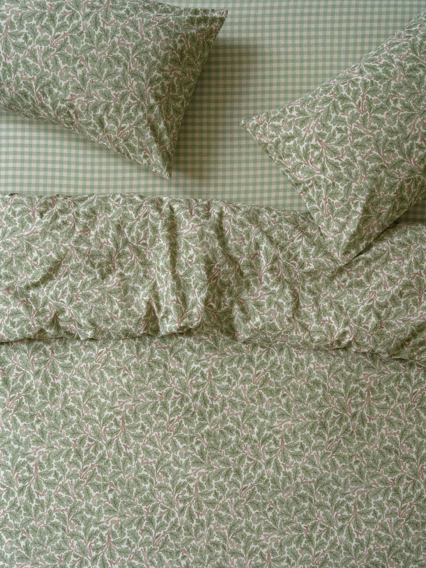 How to Layer a Bed with a Duvet and Throw: The Ultimate Guide to a Cozy Bedroom