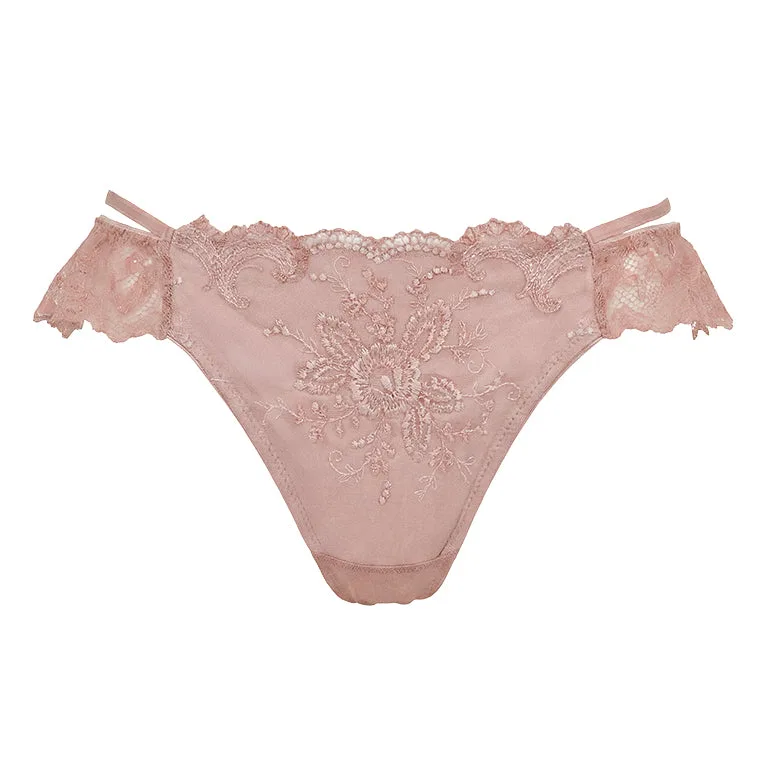 Perizoma o slip: quale intimo si adatta al tuo outfit