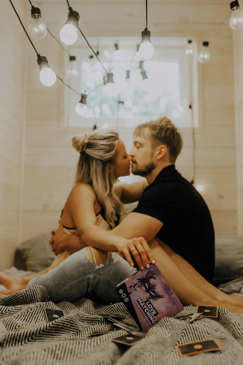 Intimní karetní hra "Love Matching" pro páry