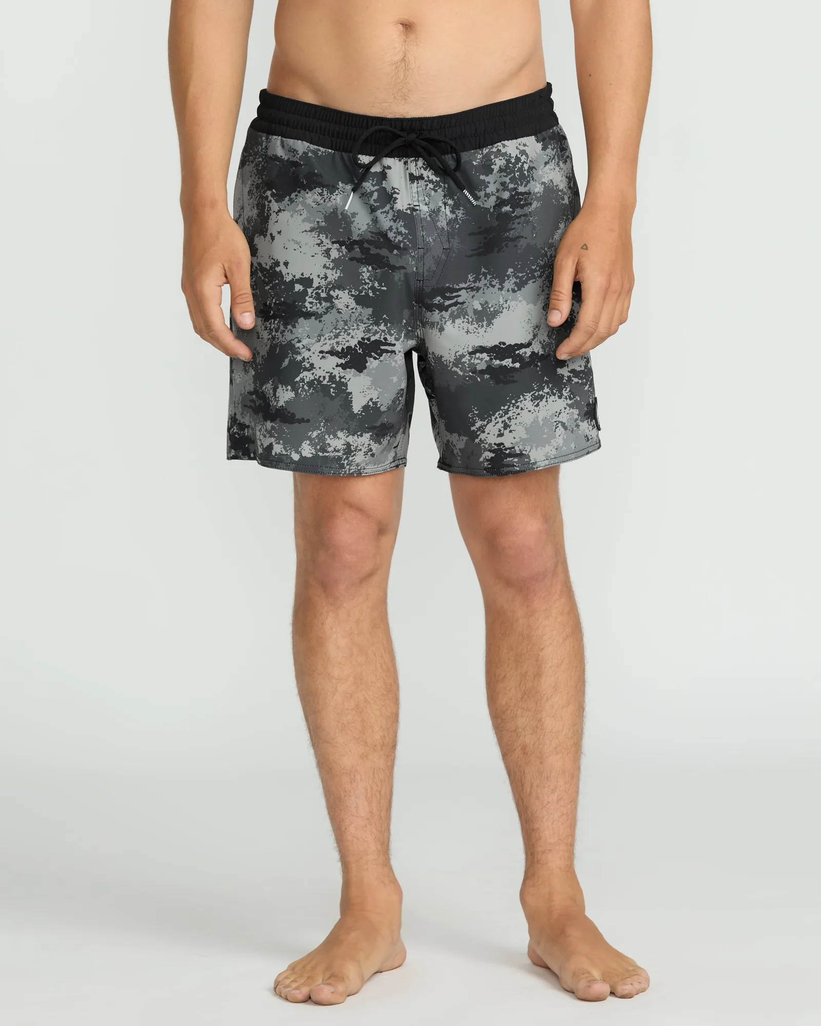 Men's Swim Trunks Fit Guide: How They Should Fit