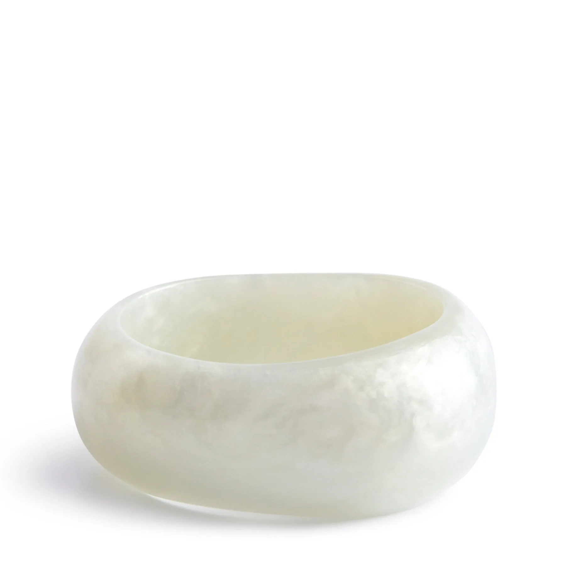 Bracciale in oro o bangle in resina: quale stile fa per te