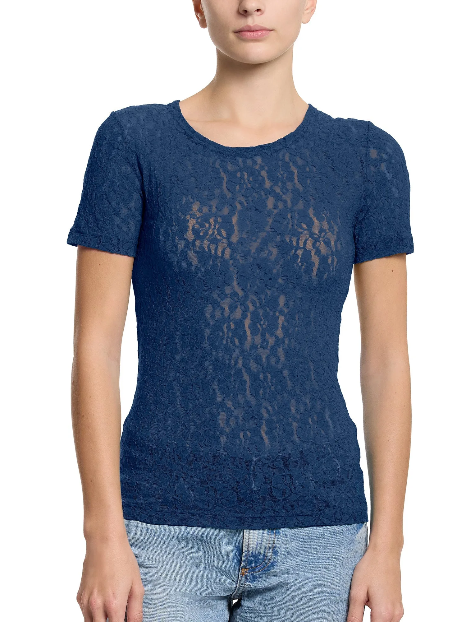Cómo estilizar una blusa de encaje transparente para la noche