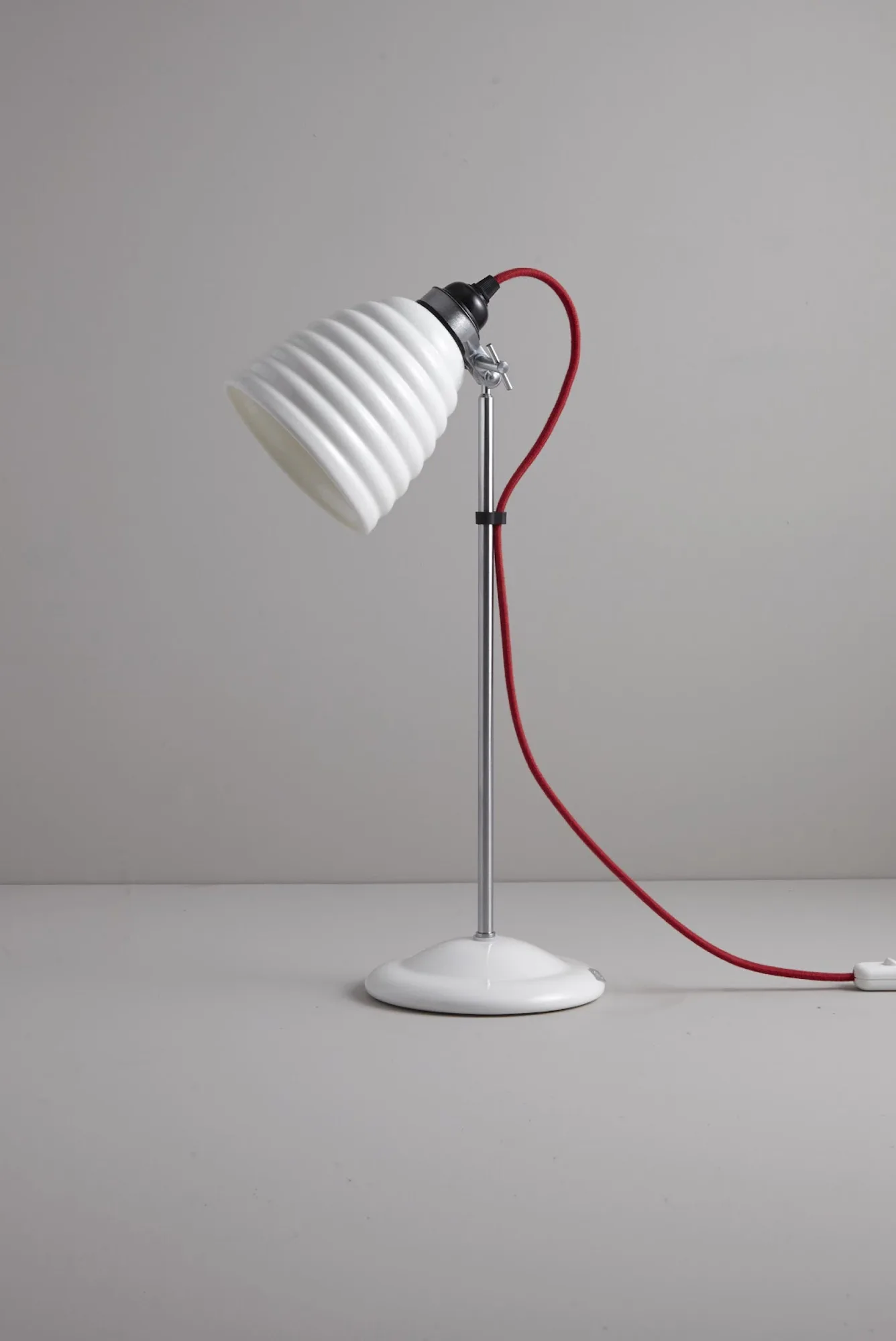 Wall Lights vs Table Lamps: Which Is Best for Your Living Room?