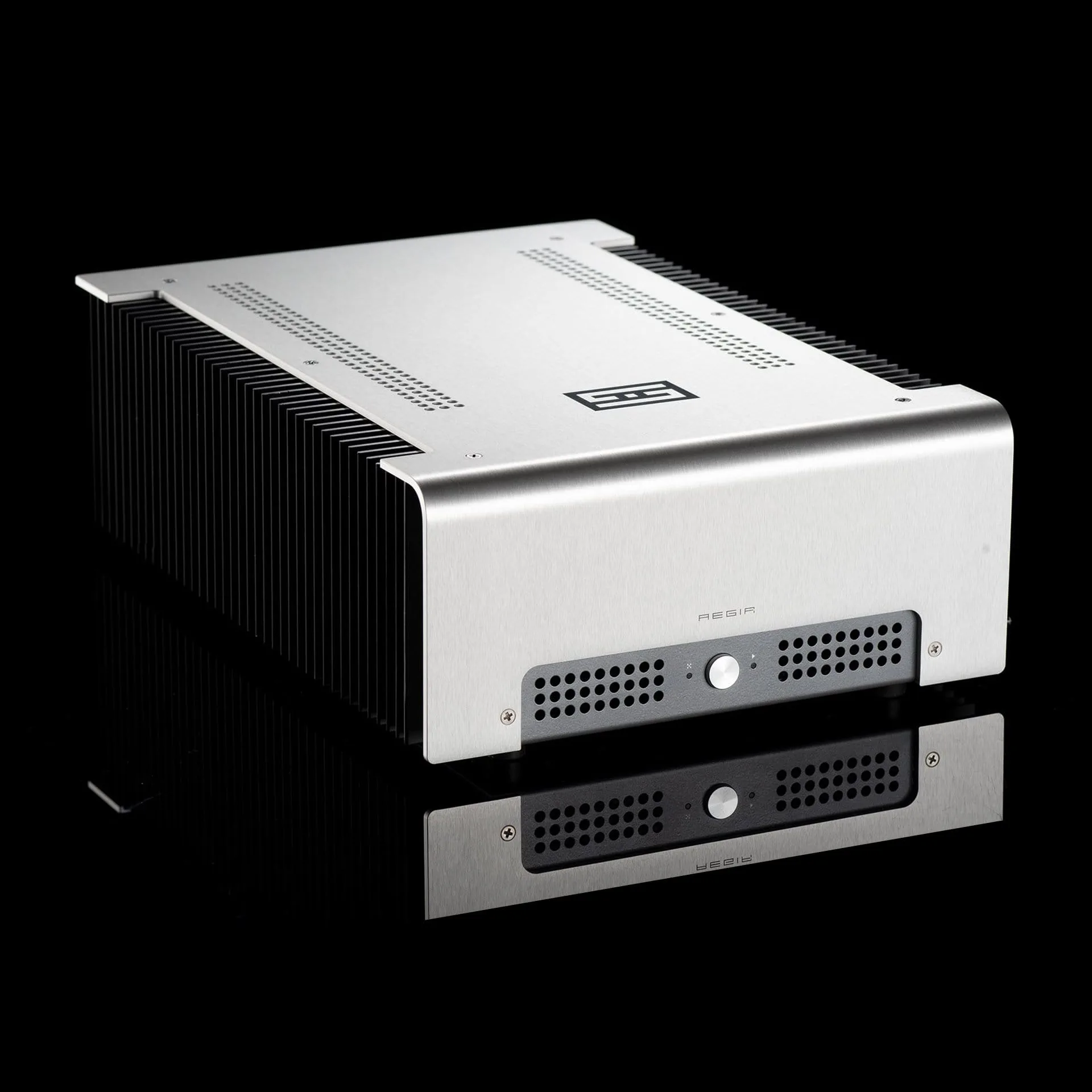 Schiit Aegir vs Mytek Brooklyn AMP: Comparativa de amplificadores