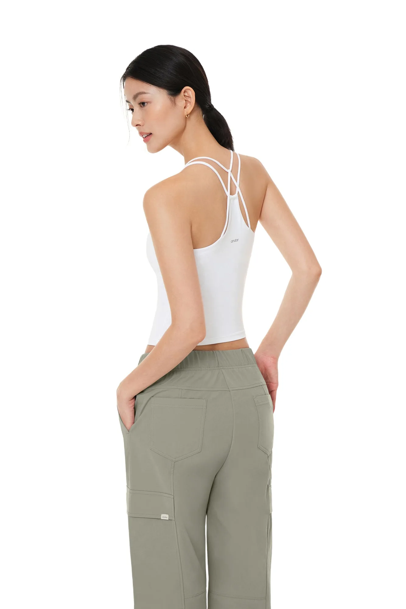 Top de espalda cruzada vs. top de soporte para yoga