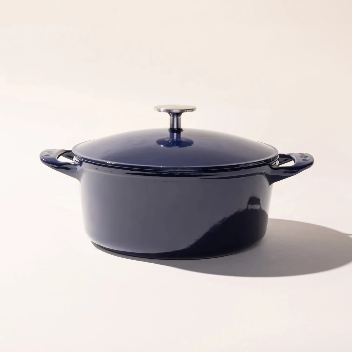 Dutch Oven vs Saucepan: Which Enamelled Cast Iron to Buy?