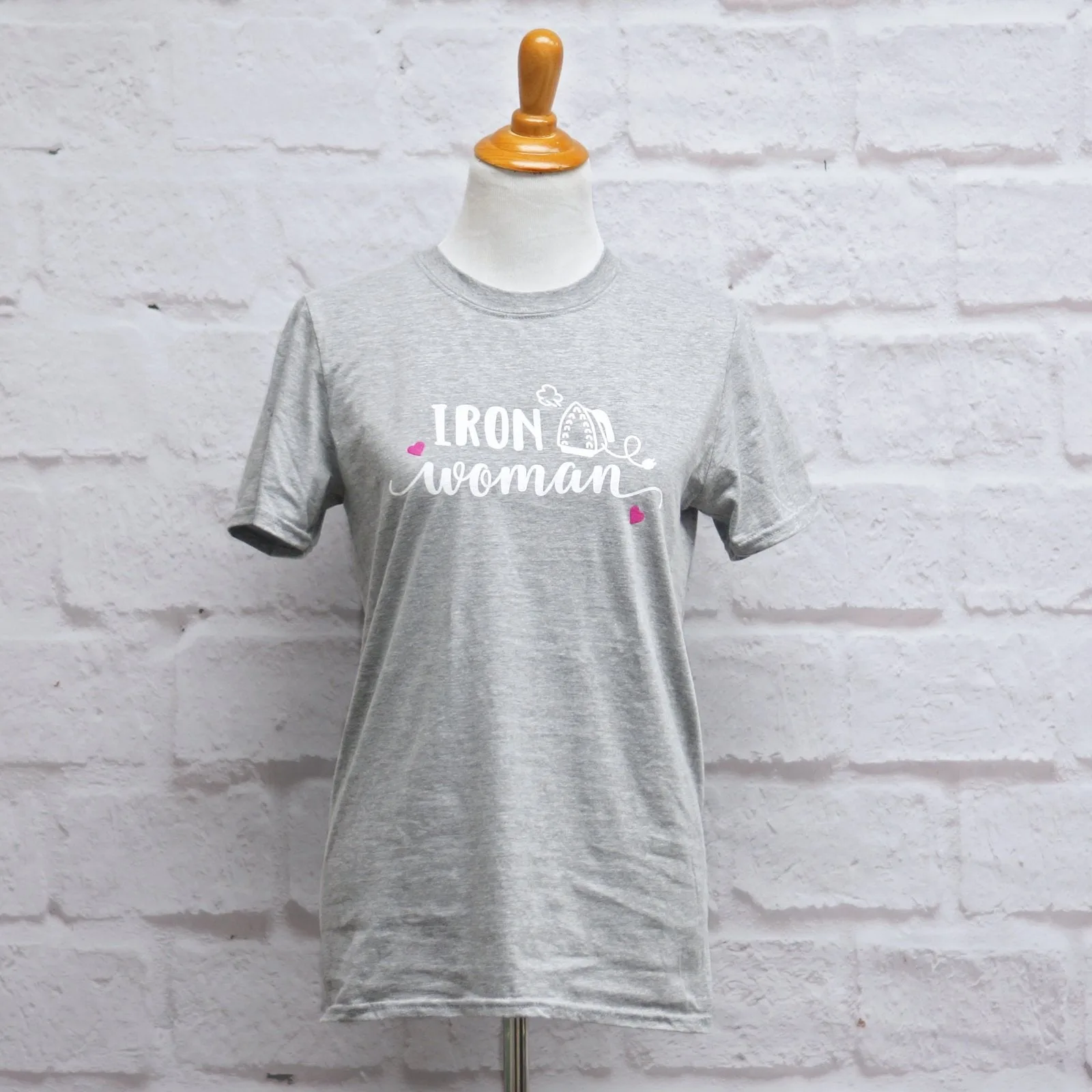 Camiseta Iron Woman Crosscut: un regalo para quilters
