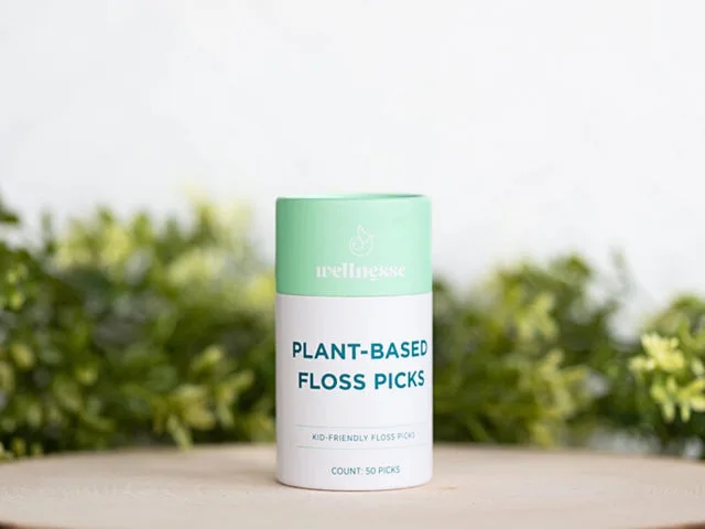 Floss Picks vs. Traditional Floss: Which Is More Effective and Eco-Friendly?