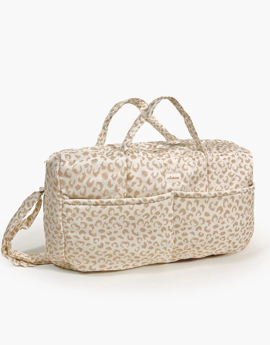 Féline Wickeltasche für Mamas: praktisch für Ausflüge mit Baby
