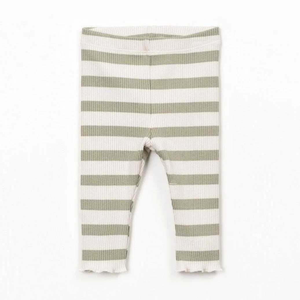 Baby-Leggings und Shorts richtig reinigen und pflegen