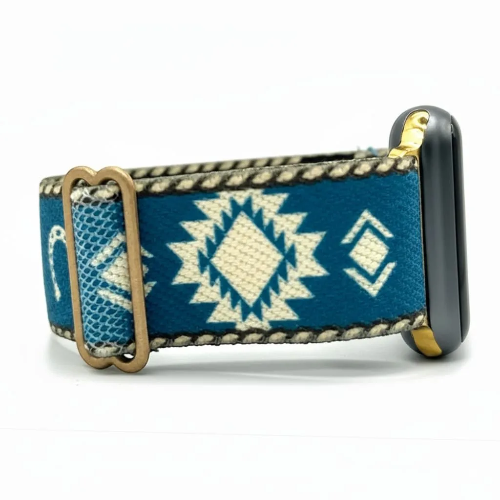 Western Belt Buckles vs. Classic Belts: How to Choose the Right Style for Your Wardrobe