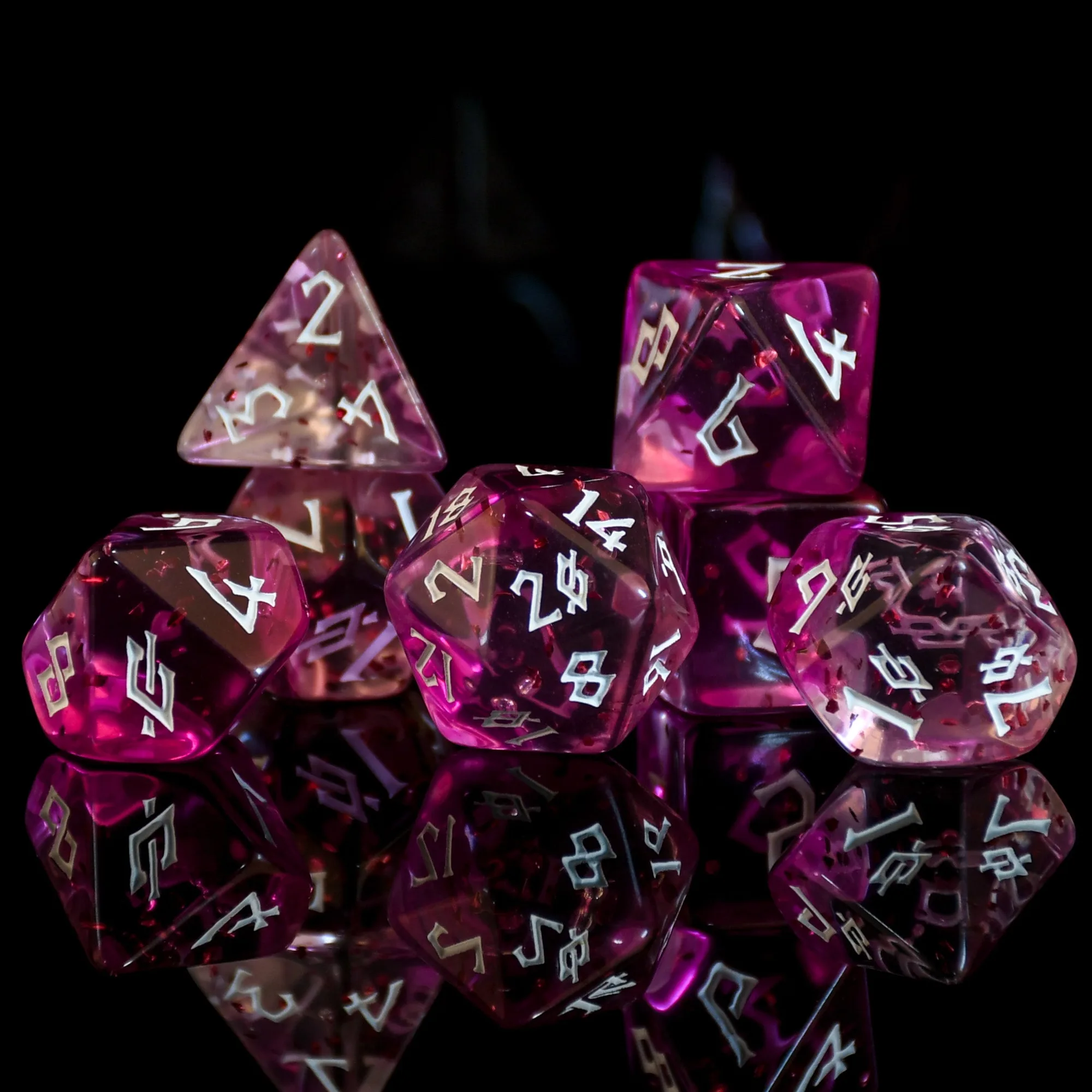 Acrylic Dice vs Resin Dice: Key Differences for Players