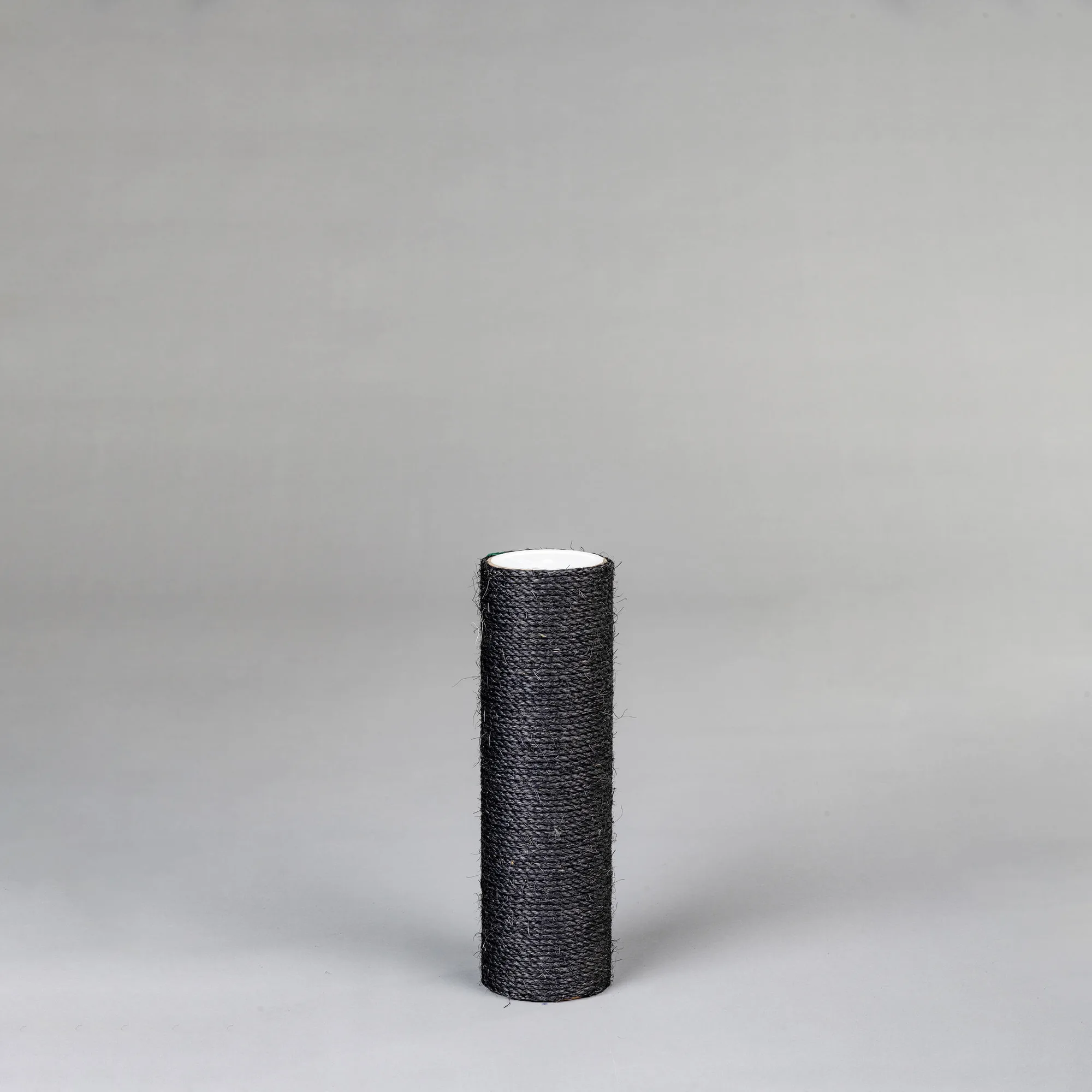 Sisalový sloup 16x5 vs 24x6: Porovnejte velikosti pro kocí strom