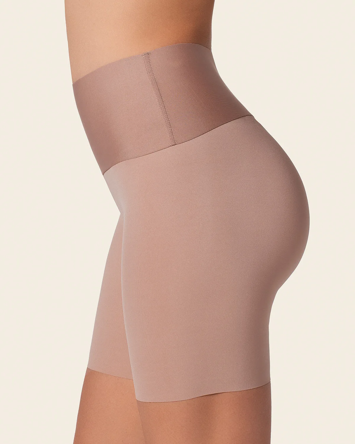 The Evolution of Shapewear: From Corsets to High-Tech Fabrics