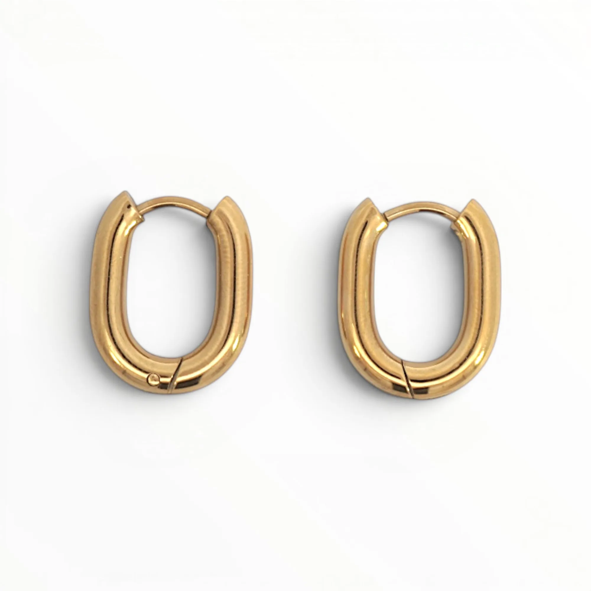 Solid Gold vs Gold-Plated Earrings: Which Lasts?