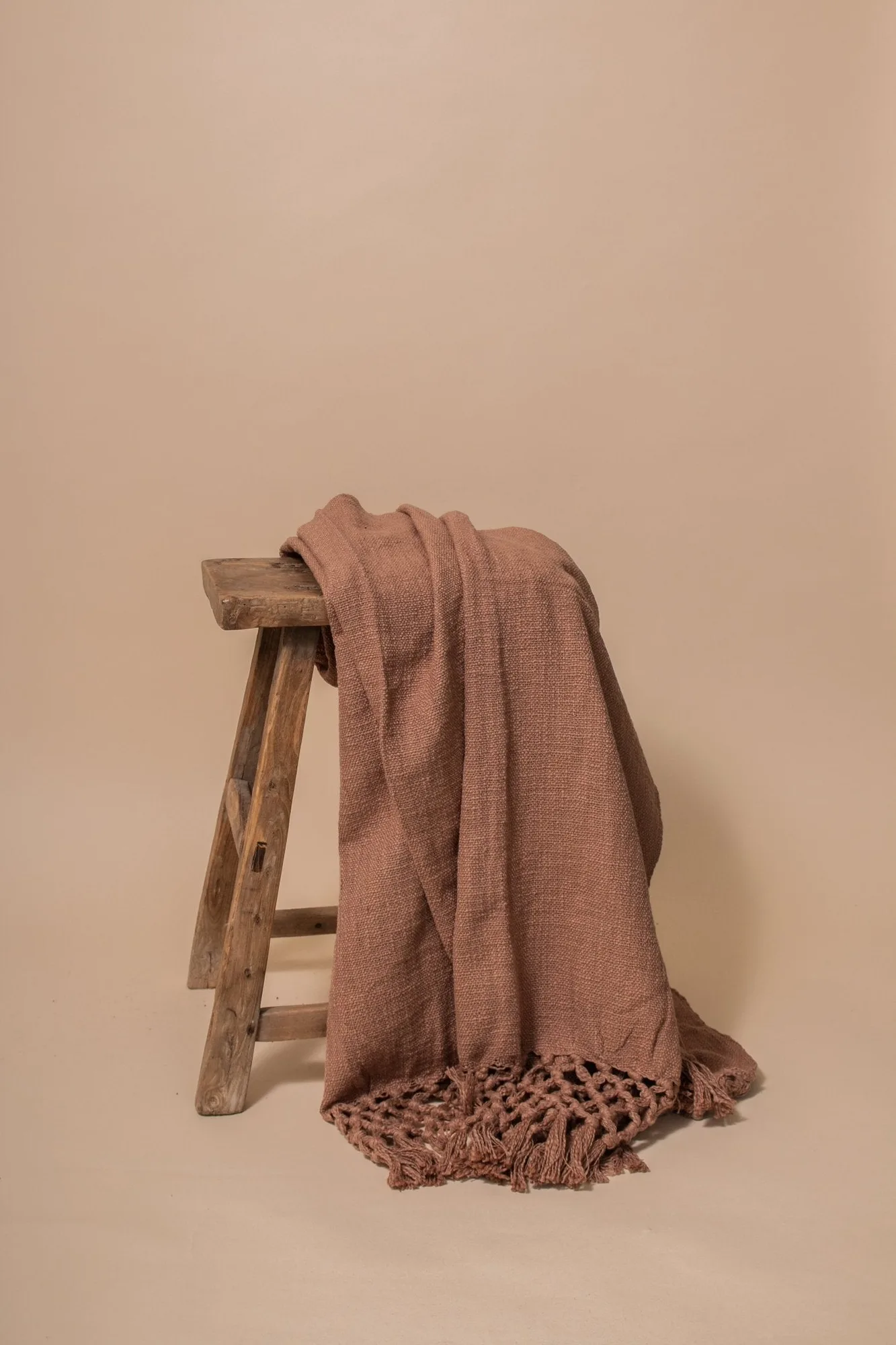 How to Choose the Perfect Throw Blanket for Your Home