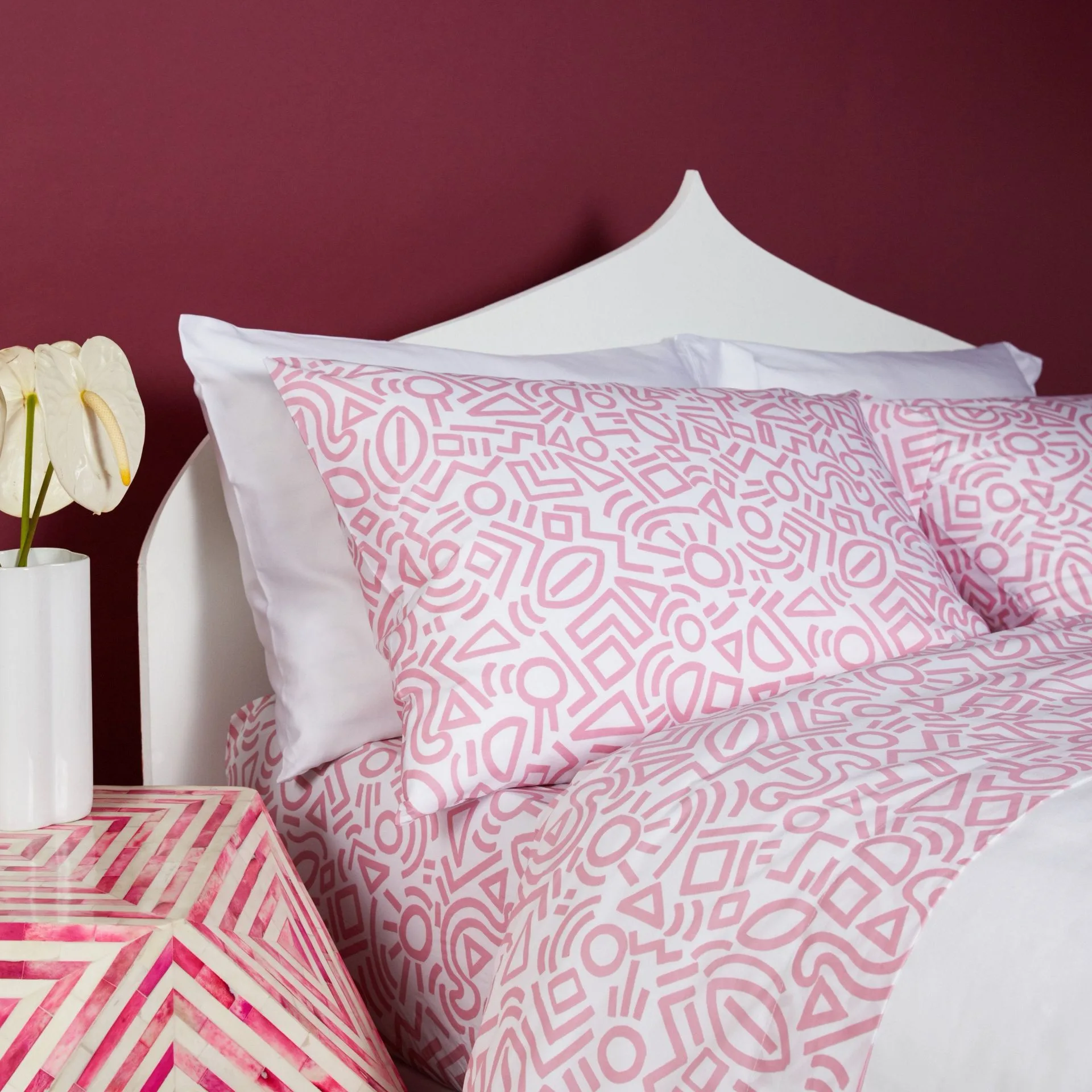 Cotton vs Linen Bedding: Which Material Is Best for Your Sleep?
